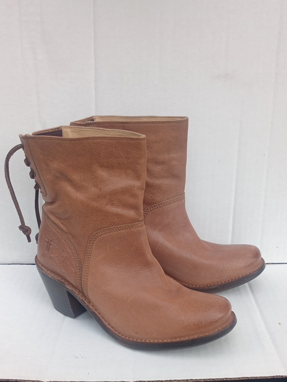 Frye Women's Size 6.5 Carmen Cognac Western Back Lace Short Ankle Leather Boots